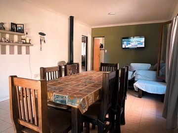 Venta Casa 3 amb. con parque de 3.000 m² y quincho
