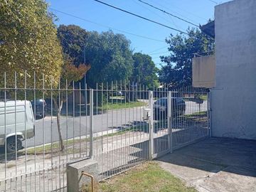 VENTA CASA MAS DOS  DEPARTAMENTOS  PUNTA MOGOTES