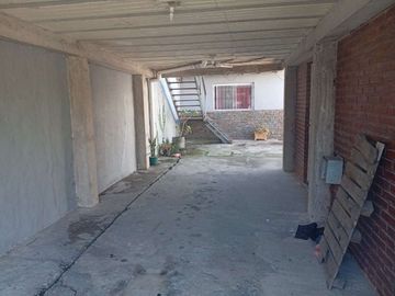 VENTA CASA MAS DOS  DEPARTAMENTOS  PUNTA MOGOTES
