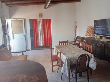 VENTA CASA MAS DOS  DEPARTAMENTOS  PUNTA MOGOTES