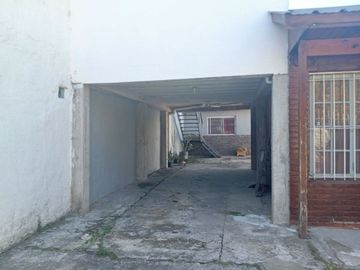 VENTA CASA MAS DOS  DEPARTAMENTOS  PUNTA MOGOTES