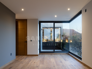 Altozano: Residencia de lujo con estilo contemporaneo