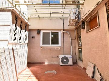 VENTA 4 AMBIENTES DEPENDENCIA PATIO BAULERA FLORES