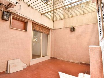 VENTA 4 AMBIENTES DEPENDENCIA PATIO BAULERA FLORES