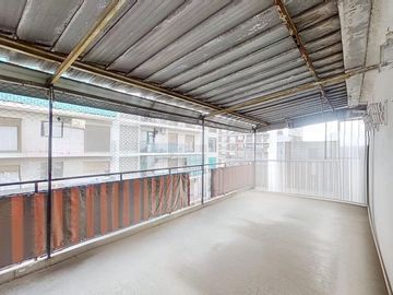 2 AMB C/TERRAZA PROPIA en Av. Rivadavia y Varela