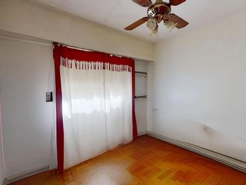 2 AMB C/TERRAZA PROPIA en Av. Rivadavia y Varela