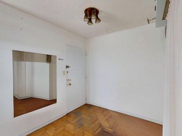 2 AMB C/TERRAZA PROPIA en Av. Rivadavia y Varela