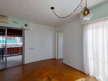 2 AMB C/TERRAZA PROPIA en Av. Rivadavia y Varela