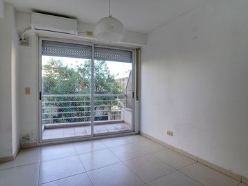 VENTA DEPARTAMENTO BALVANERA SUM, COCHERA Y PILETA
