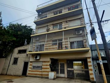 Venta departamento 2 ambientes Sáenz Peña luminoso