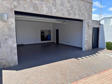 Residencia de lujo en Cumbres de Juárez, cerca de cacho, fundadores y aguacalien