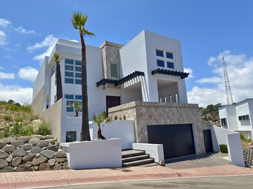 Residencia de lujo en Cumbres de Juárez, cerca de cacho, fundadores y aguacalien