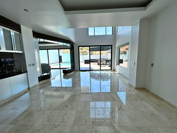 Residencia de lujo en Cumbres de Juárez, cerca de cacho, fundadores y aguacalien