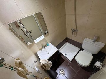 VENTA. CABALLITO 2 AMB (80 m2), LAV, BALCÓN AL FR