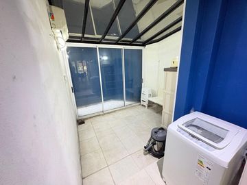 VENTA. CABALLITO 2 AMB (80 m2), LAV, BALCÓN AL FR