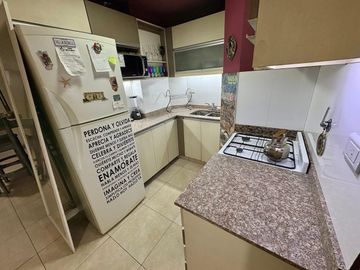 VENTA. CABALLITO 2 AMB (80 m2), LAV, BALCÓN AL FR