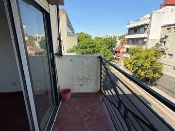 3 AMBIENTES CON BALCON SUPER LUMINOSOS