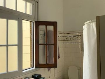 CASA 7 AMBIENTES -COCHERA-ASCENSOR UNIPERSONAL-
