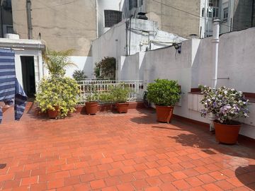 CASA 7 AMBIENTES -COCHERA-ASCENSOR UNIPERSONAL-