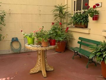 CASA 7 AMBIENTES -COCHERA-ASCENSOR UNIPERSONAL-
