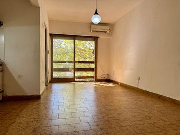 VENTA MONOAMB CON BALCON FRANCES EST.RAMOS MEJIA