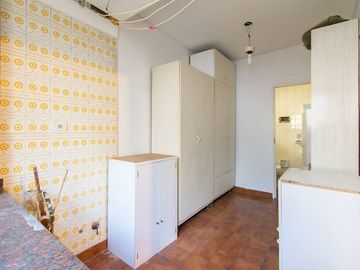 Venta Departamento Piso Caballito 4 amb + dependen