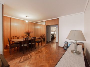 Venta Departamento Piso Caballito 4 amb + dependen