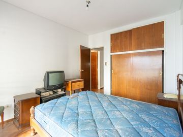Venta Departamento Piso Caballito 4 amb + dependen