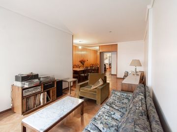 Venta Departamento Piso Caballito 4 amb + dependen
