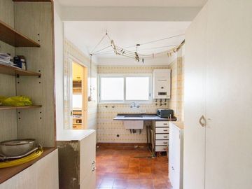 Venta Departamento Piso Caballito 4 amb + dependen