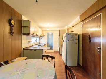 Venta Departamento Piso Caballito 4 amb + dependen