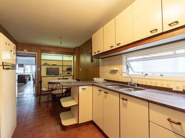 Venta Departamento Piso Caballito 4 amb + dependen