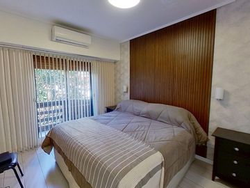 VENTA CASA PARQUE CHACABUCO COCHERA QUINCHO 4 AMB