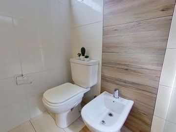 VENTA CASA PARQUE CHACABUCO COCHERA QUINCHO 4 AMB