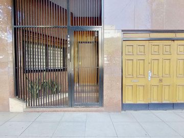 VENTA CASA PARQUE CHACABUCO COCHERA QUINCHO 4 AMB