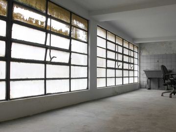DEPÓSITO EN PARQUE CHACABUCO 320 m² EN DOS PLANTAS