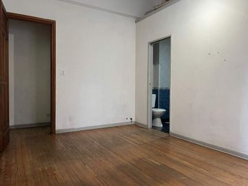 VENTA DEPTO 3 AMB CON ESCRITORIO COCHERA Y PATIO