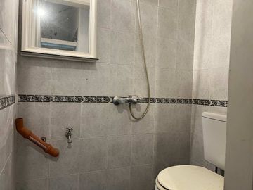 VENTA DEPTO 3 AMB CON ESCRITORIO COCHERA Y PATIO