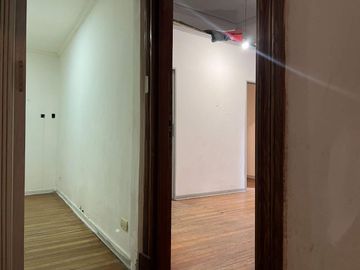 VENTA DEPTO 3 AMB CON ESCRITORIO COCHERA Y PATIO