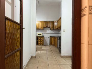 VENTA DEPTO 3 AMB CON ESCRITORIO COCHERA Y PATIO
