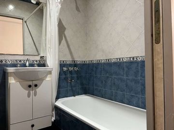 VENTA DEPTO 3 AMB CON ESCRITORIO COCHERA Y PATIO