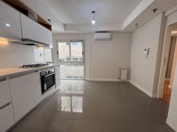 VENTA 4 AMBIENTES CON BALCON Y COCHERA CABALLITO
