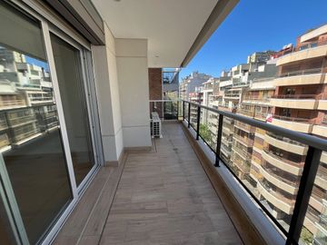 VENTA 4 AMBIENTES CON BALCON Y COCHERA CABALLITO