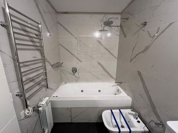 VENTA 4 AMBIENTES CON BALCON Y COCHERA CABALLITO