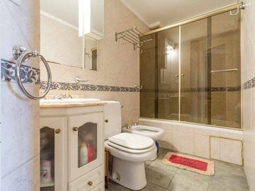 CASA TRIPLEX DE 4 AMBIENTES EN VENTA RAMOS MEJIA