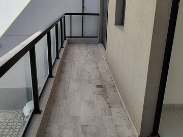 DEPARTAMENTO 3 AMBIENTES PATIO Y BALCÓN