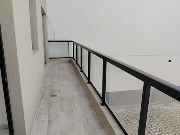 DEPARTAMENTO 3 AMBIENTES PATIO Y BALCÓN