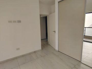 DEPARTAMENTO 3 AMBIENTES PATIO Y BALCÓN