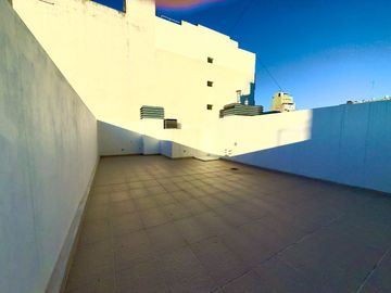 2 AMBIENTES DE 114M2 C/ TERRAZA Y PARRILLA PROPIA