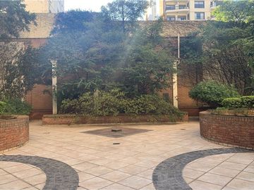 3 AMBIENTES CON DEPENDENCIA- COCHERA- GRAN BALCÓN-